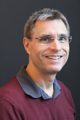 Dr. Chris Leonhard